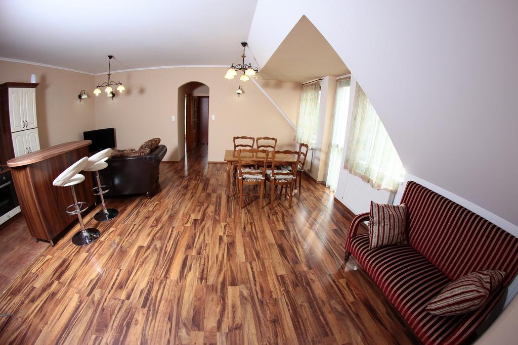 Balm Apartman Eger Exterior foto