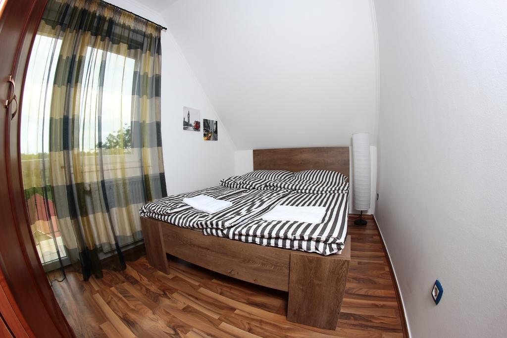 Balm Apartman Eger Exterior foto